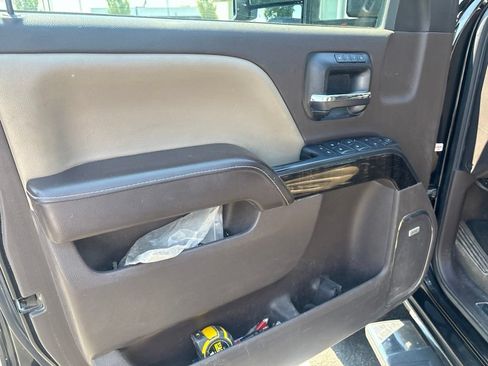 Used 2016 GMC Sierra 2500 Denali w/ Duramax Plus Package AWD/4WD image 9