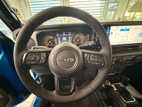 New 2026 Jeep Gladiator Sport S image 19