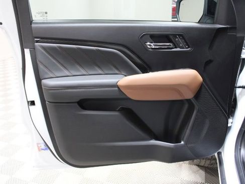 New 2026 GMC Canyon AT4 w/ Technology Plus Package image 17