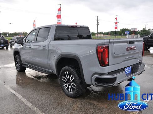 Used 2024 GMC Sierra 1500 AT4 w/ Technology Package AWD/4WD image 3
