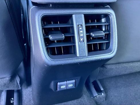 Used 2022 Lexus UX 200 w/ Accessory Package (Z1) FWD image 32