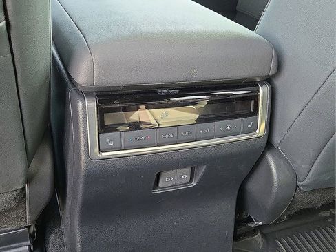 Used 2024 Lexus GX 550 w/ Accessory Package (Z1) AWD/4WD image 16