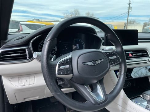 Used 2025 Genesis G70 2.5T image 37