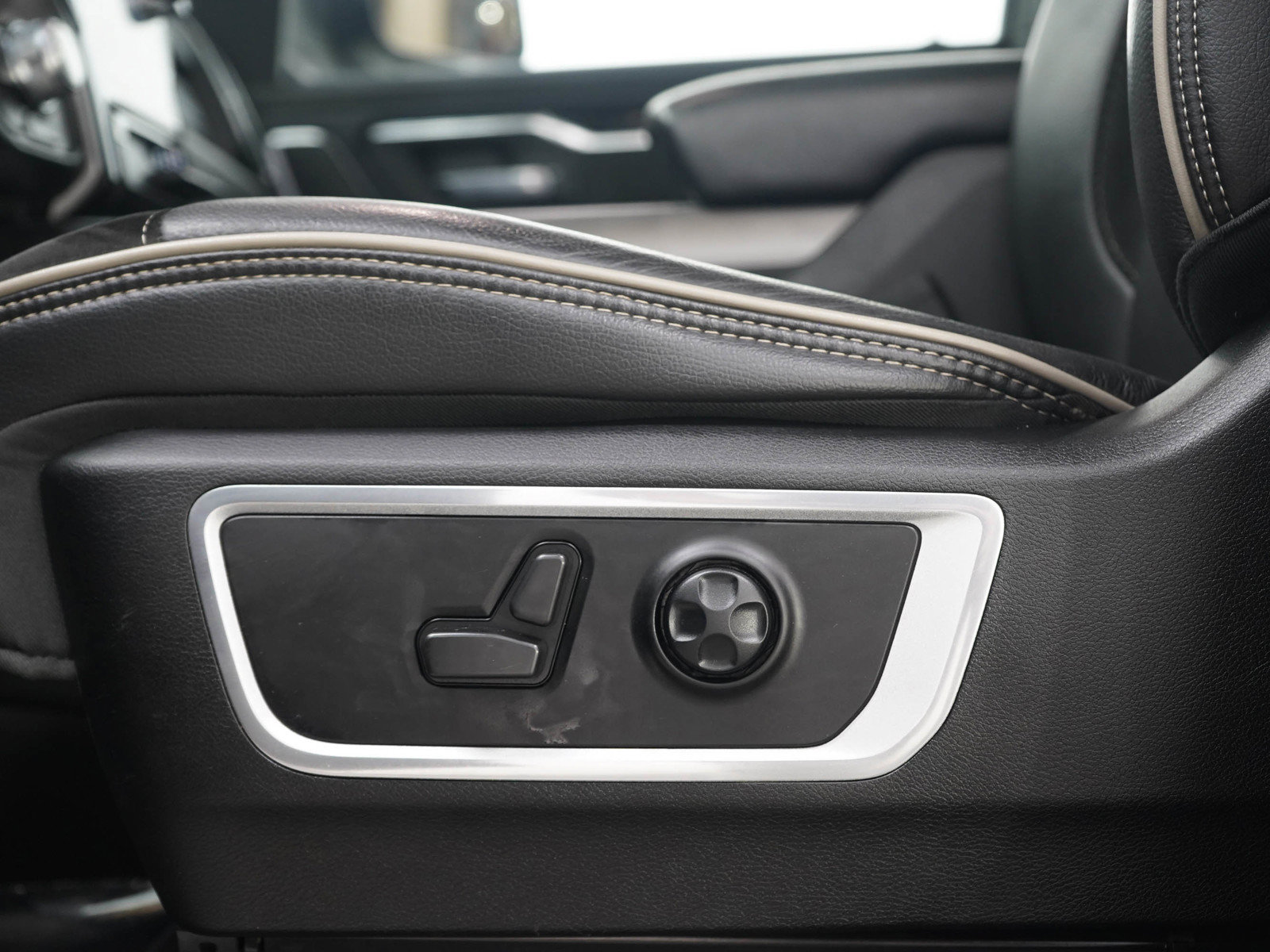 Used 2021 RAM 1500 Laramie AWD/4WD image 20