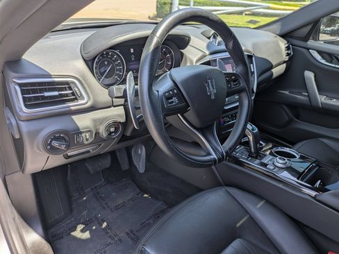 Certified 2022 Maserati Ghibli Modena Q4 AWD/4WD image 13