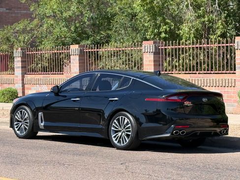 Used 2018 Kia Stinger Premium RWD image 4