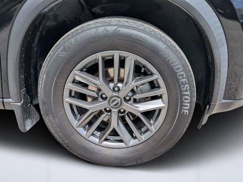 Used 2023 Nissan Rogue S image 10