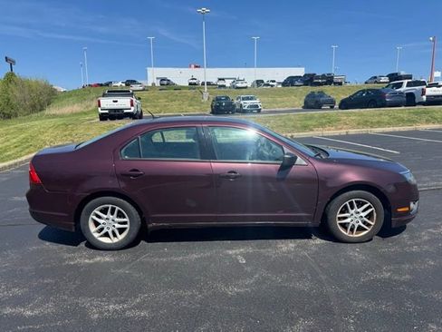 Used 2011 Ford Fusion S image 2