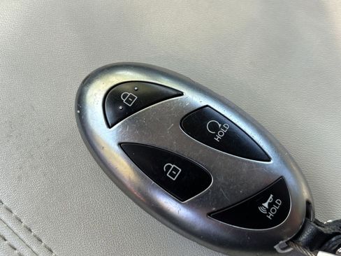 Used 2025 Hyundai Santa Fe SEL AWD/4WD image 25