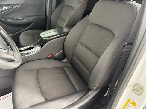 Used 2022 Chevrolet Malibu LT image 32