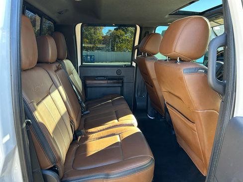 Used 2015 Ford F250 Platinum w/ Platinum Package image 18