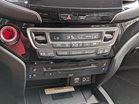 Used 2022 Honda Pilot Elite image 25