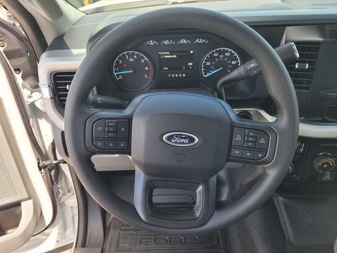 New 2026 Ford F250 XL w/ XL Chrome Package RWD image 9