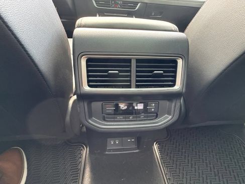 Used 2024 Volkswagen Atlas Peak Edition SEL AWD/4WD image 28
