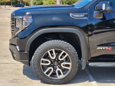 Used 2022 GMC Sierra 1500 AT4 w/ AT4 Premium Package AWD/4WD image 8