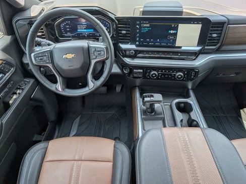 Used 2024 Chevrolet Silverado 1500 High Country w/ High Country Premium Package AWD/4WD image 6