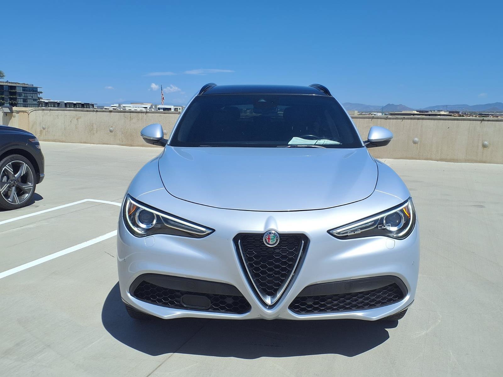 Used 2022 Alfa Romeo Stelvio Ti AWD/4WD image 2