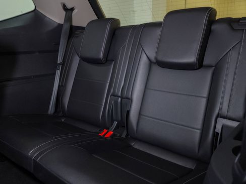 Used 2021 Volkswagen Atlas SE image 48