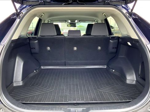 Used 2020 Toyota RAV4 XLE AWD/4WD image 34