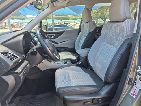 Used 2020 Subaru Forester Premium AWD/4WD image 9