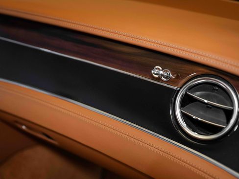 Used 2020 Bentley Continental GT image 32