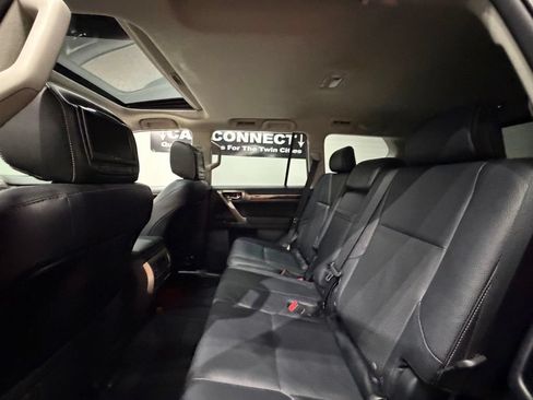 Used 2014 Lexus GX 460 w/ Premium Package AWD/4WD image 27