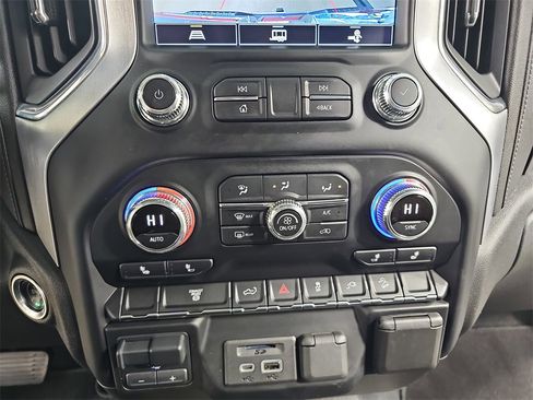 Certified 2021 GMC Sierra 2500 SLT w/ X31 Off-Road Package image 28