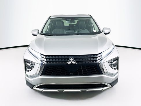 Used 2024 Mitsubishi Eclipse Cross SE AWD/4WD image 2