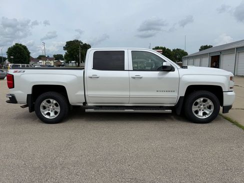 Used 2017 Chevrolet Silverado 1500 LT w/ All Star Edition AWD/4WD image 4