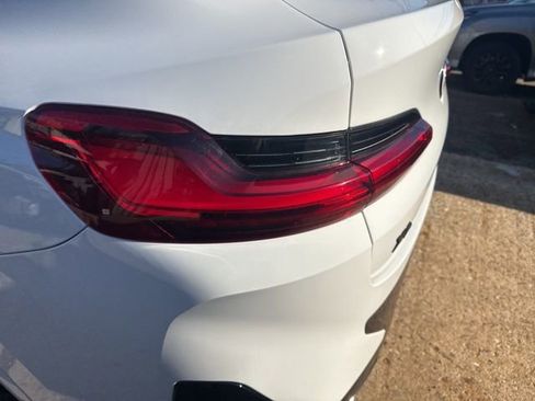 Used 2023 BMW X4 M40i w/ Parking Assistance Package image 9