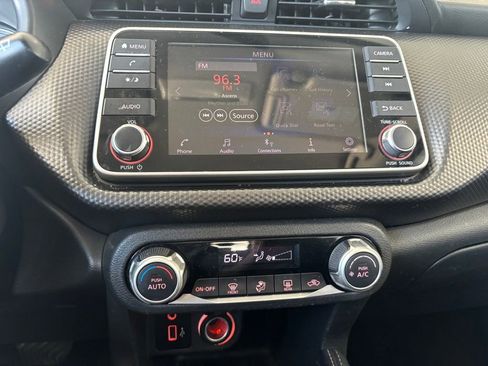 Used 2018 Nissan Kicks SV FWD image 15