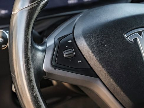 Used 2018 Tesla Model X 75D image 16