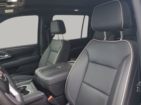 Used 2024 GMC Yukon XL SLT w/ SLT Luxury Package image 31