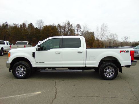 Used 2017 Ford F250 XLT w/ XLT Premium Package image 23