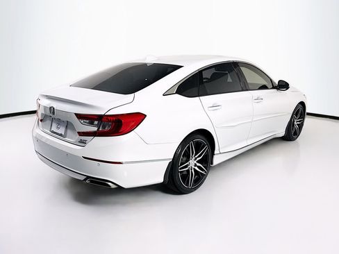 Certified 2022 Honda Accord Touring image 5