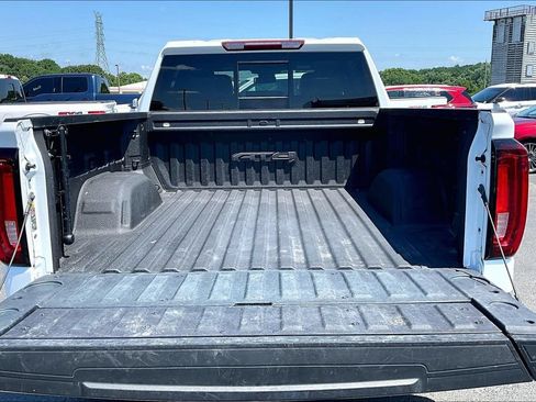 Used 2024 GMC Sierra 1500 AT4 w/ AT4 Preferred Package AWD/4WD image 9