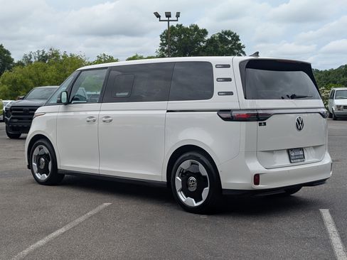 Used 2025 Volkswagen ID. Buzz Pro S Plus RWD image 7