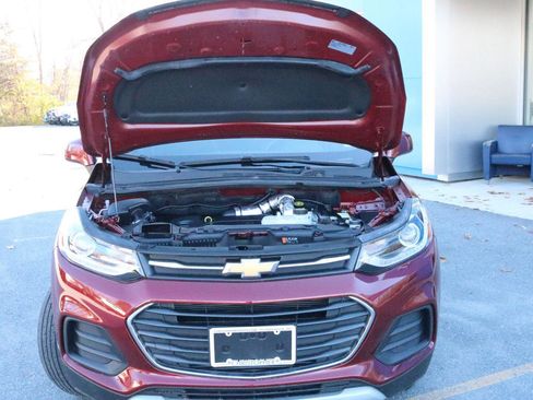 Certified 2022 Chevrolet Trax LT w/ Driver Confidence Package image 23