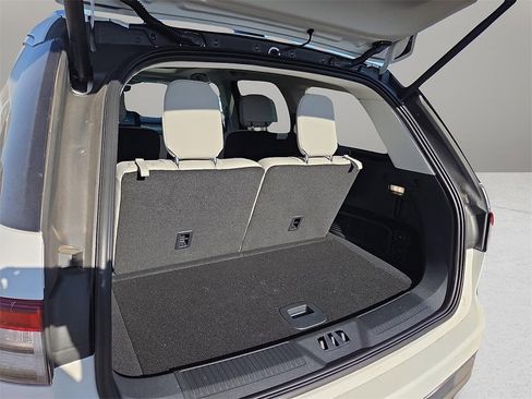 New 2026 Lincoln Aviator Premiere image 8