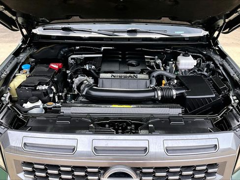 Certified 2025 Nissan Frontier SV RWD image 32