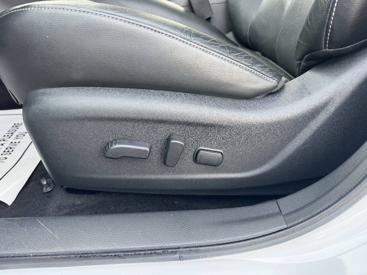 Used 2017 Nissan Sentra SL w/ SL Premium Technology Package FWD image 15