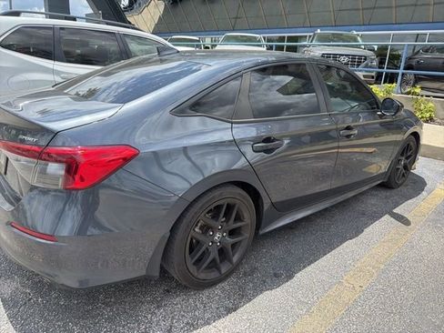 Used 2023 Honda Civic Sport image 2