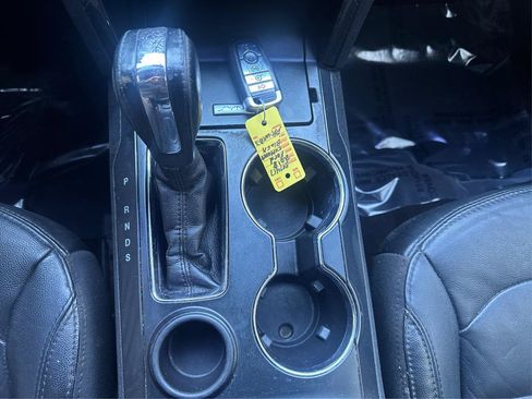 Used 2018 Ford Explorer XLT w/ Equipment Group 202A FWD image 15