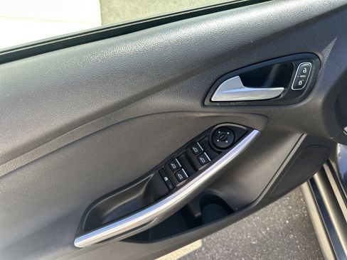 Used 2018 Ford Focus ST FWD image 10
