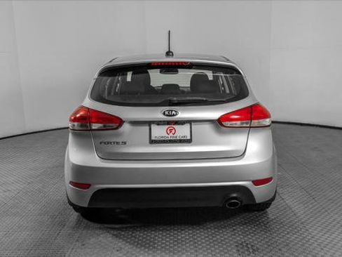 Used 2017 Kia Forte LX w/ LX Popular Plus Package image 5