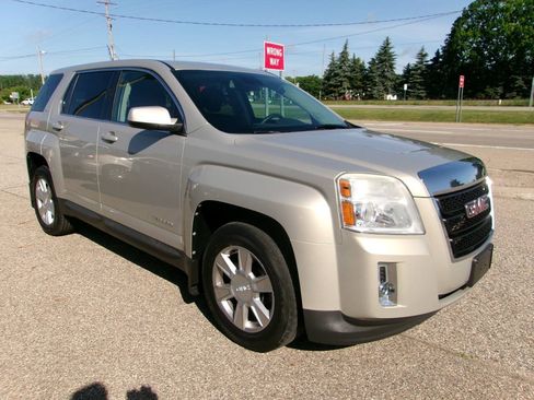 Used 2012 GMC Terrain SLE FWD image 2