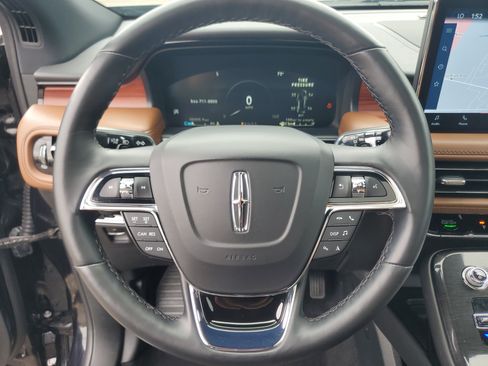 Certified 2023 Lincoln Nautilus Reserve AWD/4WD image 14