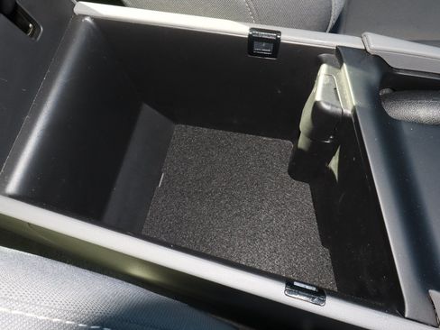 Used 2024 Hyundai Elantra SEL FWD image 26