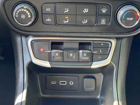 Used 2022 GMC Terrain SLE w/ Elevation Edition AWD/4WD image 26
