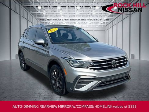 Used 2023 Volkswagen Tiguan SE FWD image 1